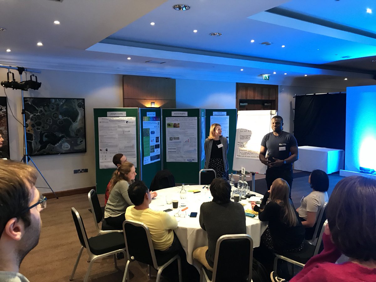 jrbtay94's tweet image. Students mastering the art of scientific communication #RightMessage #RightTime  #AHDBstudentship #Comms