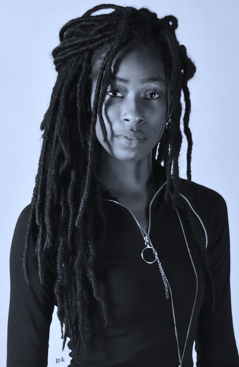 Are you in the Chicago area &amp; need a professional photographer .
Contact <a href="/goldcoastkidz/">gckphotos</a>