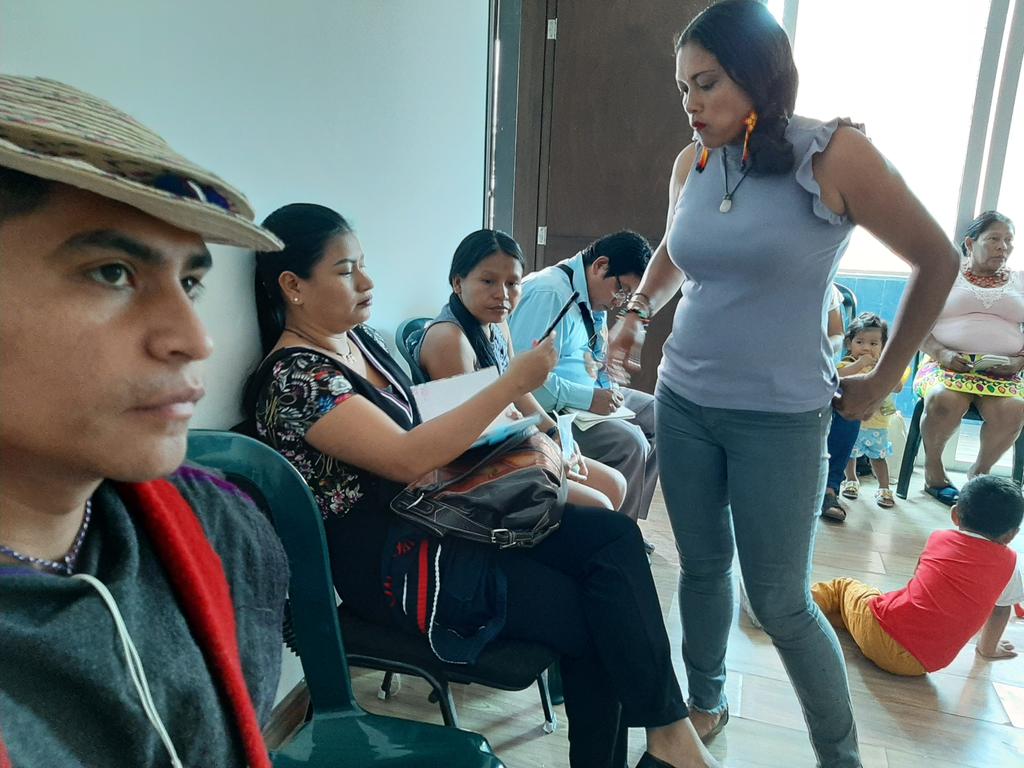 CJAkubadaura's tweet photo. #Colombia
#ProgramaDepartamental #MujeresIndígenasChocó
#MesaIndígenaChocó
Seguimos tejiendo procesos desde la comunicación para seguir en la protección de los derechos de nuestros pueblos. @ONIC_Colombia @BrujulaCom @ONUMujeresCol https://t.co/1xa2WoHRuz