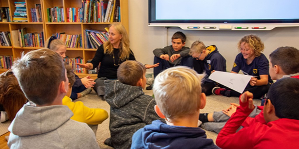 ZISnews's tweet photo. The ZIS inquiry-based learning approach helps students' capacity to problem-solve, says educational consultant Kath Murdoch who spent time working with Lower School students and teachers recently https://t.co/YPs3KHlVhx
#ZISExperience #ZISLearns #ConceptionalUnderstanding https://t.co/UmQed4xaRV