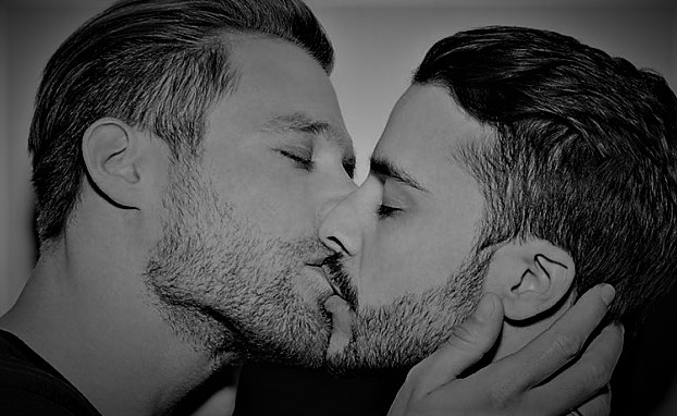 [ <a href="/DemonForGod/">Reƒinssioder</a> ; <a href="/OfBlueHeart/">Miguel Ángel.</a> ]