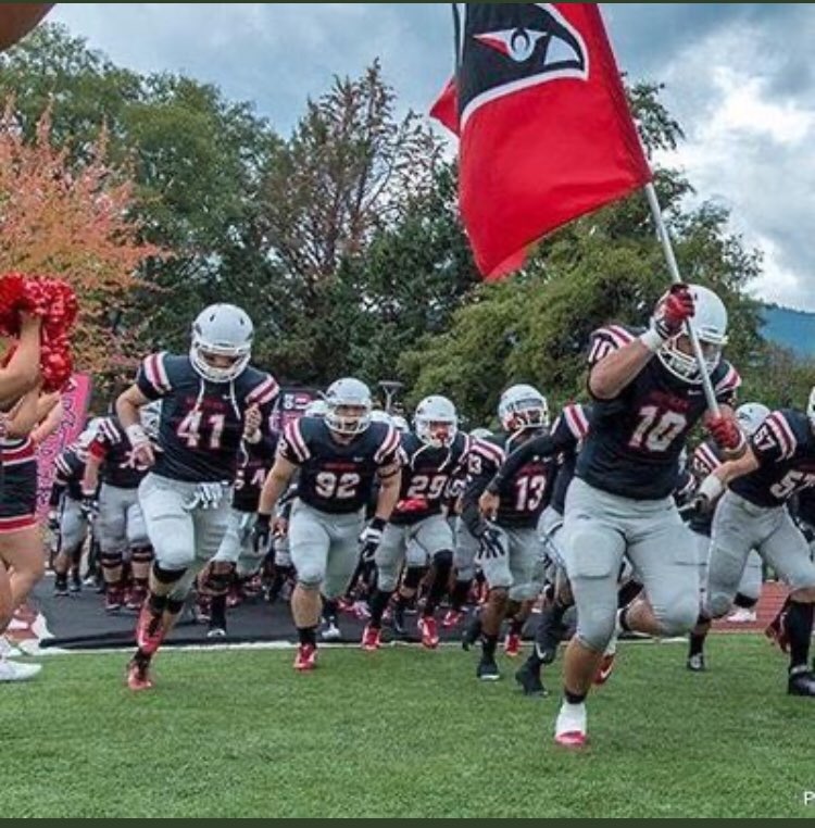 VictorJ51617372's tweet photo. I am truly excited to announce that I have verbally committed to Southern Oregon University!! #SOU https://t.co/EzPDK7269K