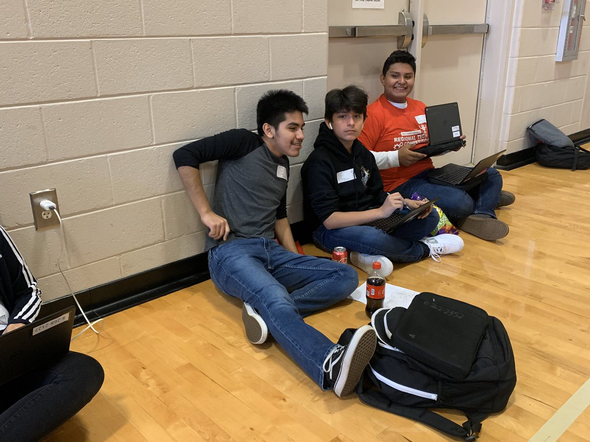 WHMS_News's tweet photo. @westhallmiddle students getting ready to present at the Hall County Tech Fair #hallcotechco20 https://t.co/gXhSwxYk80