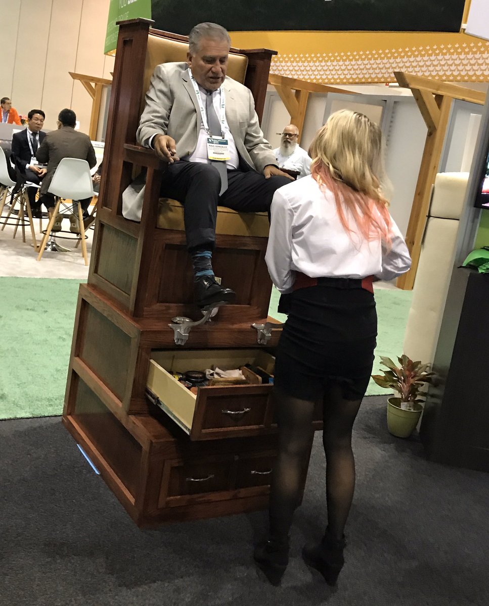 TradeshowAng's tweet photo. Get your shine on at Booth #2838.  #GolfIndustryShow https://t.co/xqlarXmN04