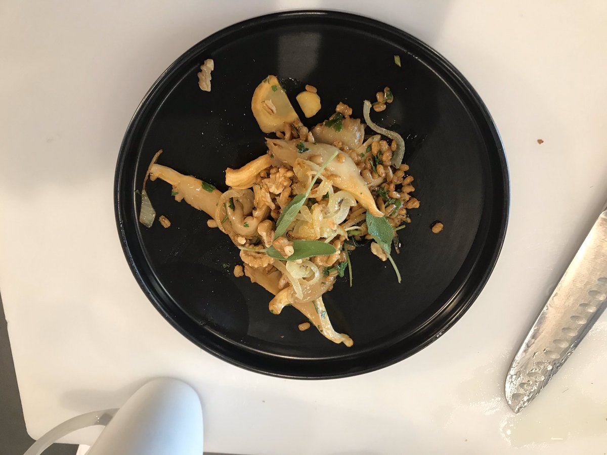 __Shezi's tweet photo. Carrot and beetroot salad; cauliflower meatless meatballs; barley salad with mushrooms and fennel; berry salsa
#TeamBuilding at the #GoodFoodStudio https://t.co/FrWzk4egvV