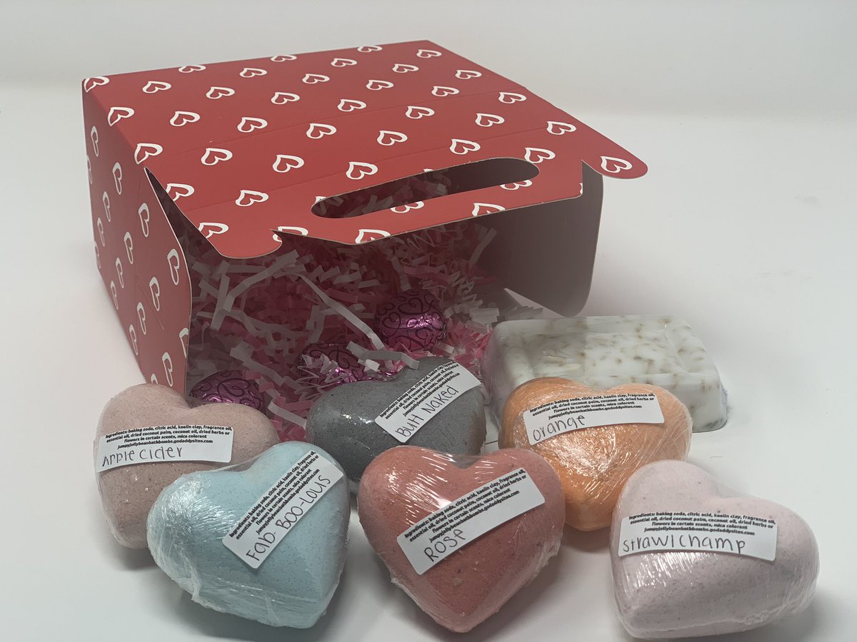 JumpyJellybean_'s tweet photo. I have #ValentinesDayGifts ready for that special someone in your life. Check out these adorable packages filled with #bathbombs, #soaps and #chocolates. Only a few of everything remaining.
Link to our website in our bio.
#indiebrand #indiebrands #smallbusiness #shopping https://t.co/sn8Gpvb7Bj