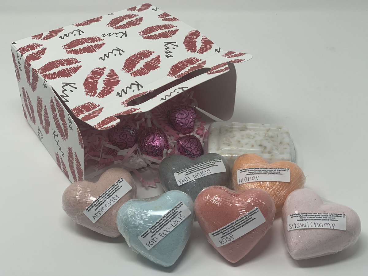 JumpyJellybean_'s tweet photo. I have #ValentinesDayGifts ready for that special someone in your life. Check out these adorable packages filled with #bathbombs, #soaps and #chocolates. Only a few of everything remaining.
Link to our website in our bio.
#indiebrand #indiebrands #smallbusiness #shopping https://t.co/sn8Gpvb7Bj