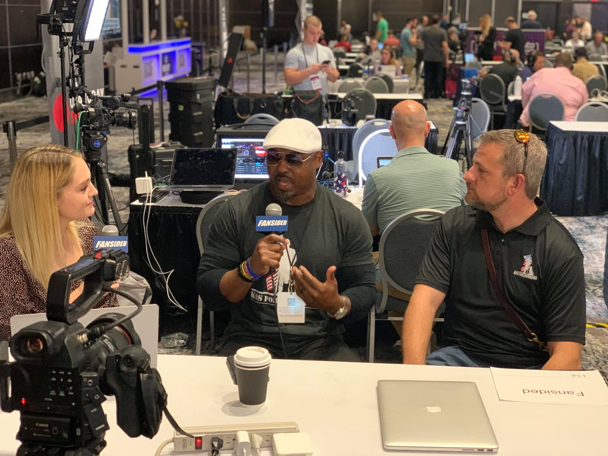 k9sforwarriors's tweet image. For 16 years, Brian Dawkins wore #20 in the NFL. In 2020 he is helping us shine a light on #VeteranSuicide. A staggering 20 veterans a day take their own lives, and throughout 2020 we are asking you to recognize that these 20 veterans have a name. #20IsAName #DawkTalk #PFHOF2018