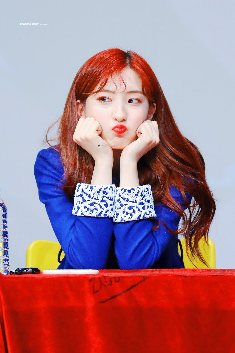 dazzlingcolor's tweet photo. 꿈꾸는 마음으로😌💫🌠✨🎆
#은서 #EUNSEO #우주소녀 #WJSN https://t.co/L0zZwnoK5p