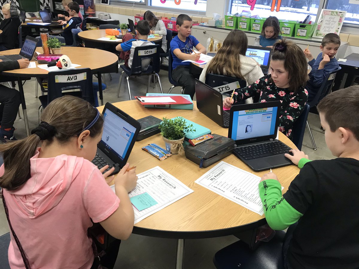 SusanMoloney13's tweet photo. Researching for their upcoming wax museum...Can’t wait time see the interesting figures (haha) represented in Mrs. Bridgeman’s class! So engaged!  #thisisD52 https://t.co/HZFz2Jjp4q