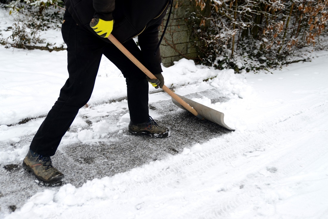 It’s winter - you may deal with ice at some point. Be a good neighbor and de-ice your sidewalk - but don’t forget to be #eco conscious in how you do it. It’s easy! #Environment readyforsocial.com/3f3bad9c7aa