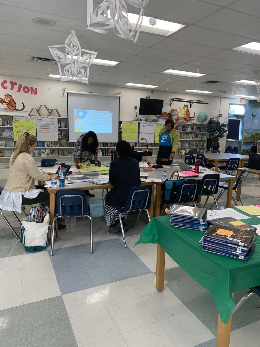 prastjacobs's tweet photo. Hardworking Broward Elementary 5th grade Teachers &amp; Reading Coach going through EL Module Internalization⭐️ https://t.co/k3CzSL5x8s