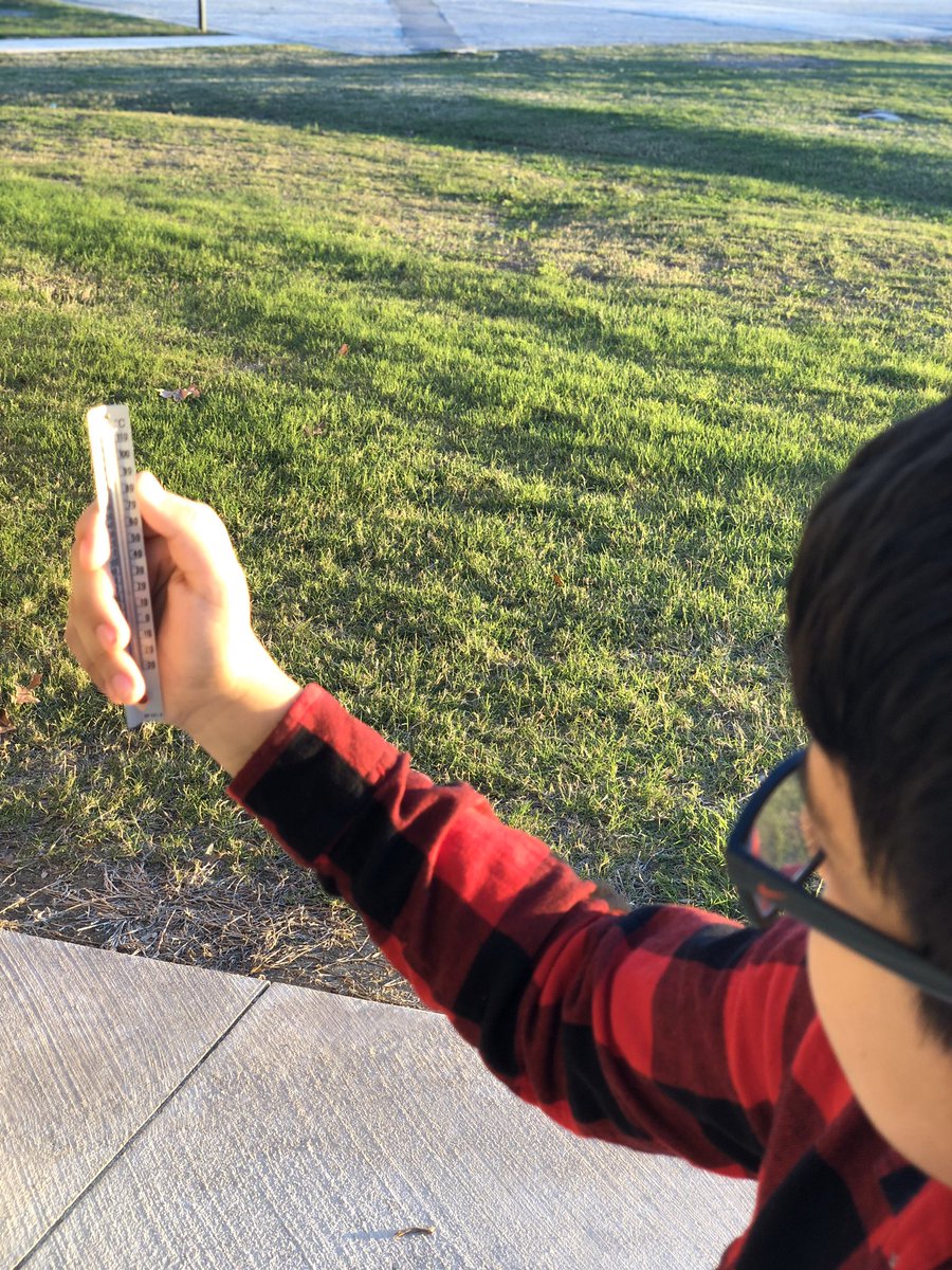RoadrunnerRicky's tweet photo. 5th graders creating and using scientific tools to measure weather conditions, and collect data. #weathervsclimate #sciencerocks https://t.co/dnjbDXKUhj