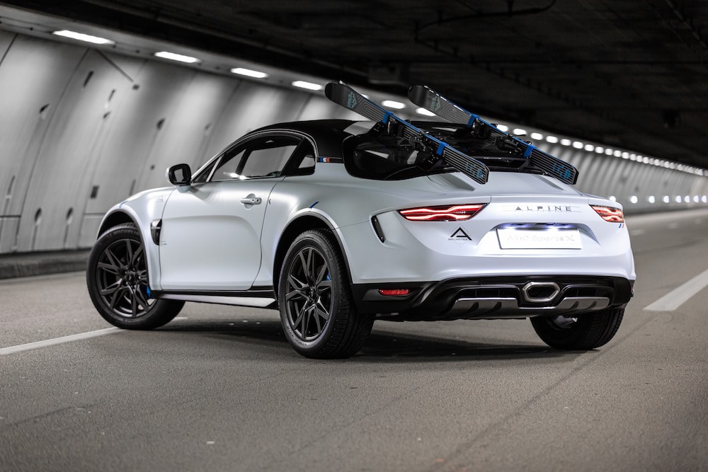 R0bertAndrew's tweet photo. Révélée hier soir au Festival Automobile International, l’Alpine A110 Sports X explore une nouvelle facette de la sportivité. Une source d’inspiration inépuisable pour les designers Alpine.

#Alpine #formationautomobile #bacprorepcar #formationcontinue https://t.co/k03MP0oo0x