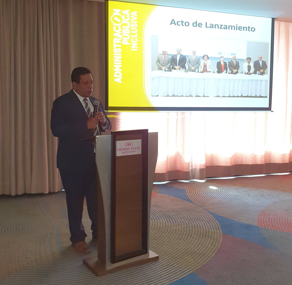 PARAP_II's tweet photo. @PimentelFCarlos Director de @PCiudadana Presenta el Plan de Trabajo 2020 | 4ta Reunión Comité de Dirección #PARAPII #UniónEuropeaRD https://t.co/IFDyohdpe6
