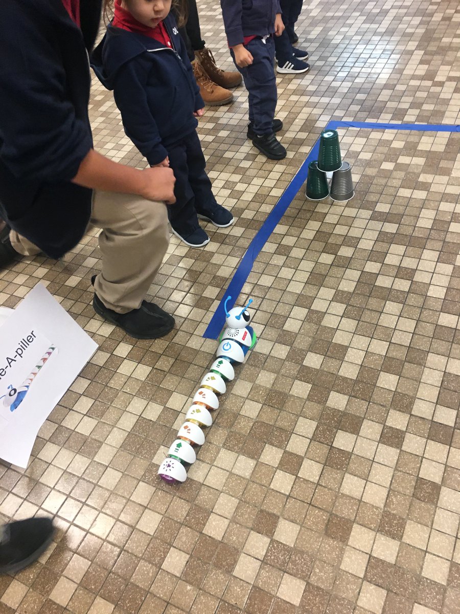 olphacademycc's tweet image. Pre K 2 students enjoying time at School Stream Fair. 5th - 8th  grade students displayed projects for elementary students to enjoy. Science Teacher Mr. Bazan  was in charge of Stream Fair. Great Job!