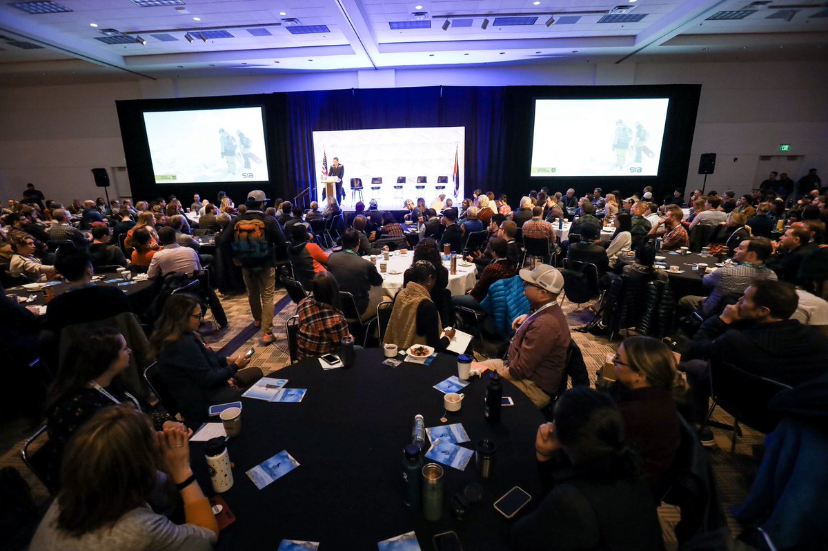 OIA's tweet photo. 🙌 Packed house at our Day 1 Industry Breakfast with @siasnowsports @NSAA_org @OutdoorRetailer https://t.co/kYHHCsqbg1