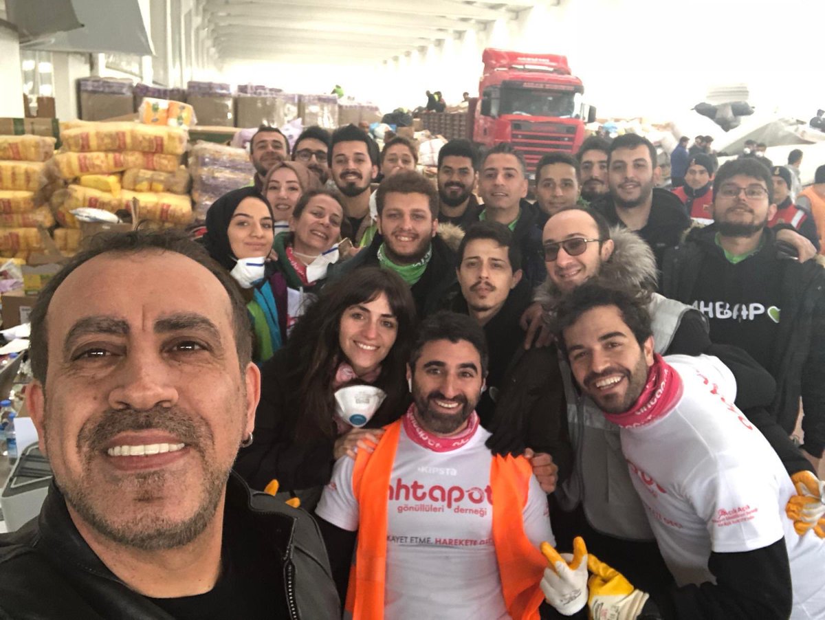 Elazığdayız.
Hep beraberiz.😊
❤️❤️

<a href="/AhtapotGonul/">Ahtapot Gönüllüleri</a> <a href="/ihtiyacharitasi/">İhtiyaç Haritası / NeedsMap.coop</a>
<a href="/Support2Life/">Hayata Destek / STL</a> <a href="/ACEVKurumsal/">AÇEV</a>
<a href="/Tidersosyal/">Temel İhtiyaç Derneği TİDER</a> <a href="/TOGVakfi/">Toplum Gönüllüleri Vakfı</a> 
<a href="/kagider/">kagider</a> <a href="/MayaVakfi/">Maya Vakfı</a>
@inogaart <a href="/corbadatznolsun/">Çorbada Tuzun Olsun Derneği</a>
<a href="/NirengiDernegi/">Nirengi Dernegi</a> <a href="/nefvakfi/">nef vakfı</a>
<a href="/SaglamKOBI/">Sağlam KOBİ</a> <a href="/KEDVTurkiye/">Kadın Emeğini Değerlendirme Vakfı</a>
<a href="/Kansersizyasam/">Kansersiz Yaşam Derneği</a> <a href="/dunyadoktorlari/">Dünya Doktorları</a>
@acikacik_ 
<a href="/ahbapplatformu/">Ahbap Platformu</a>