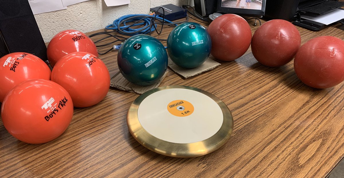 lylearich1's tweet photo. Thanks @HarlemHuskiesAD for the new shots and discs.  Can’t wait for meets to start! https://t.co/kTT1ZGYxzs