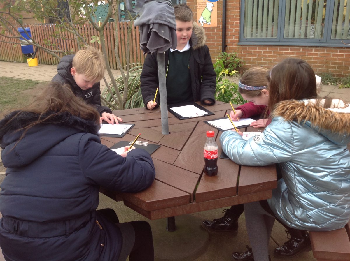 UptonClass's tweet photo. Upton braved the cold this afternoon to conduct a Science experiment to find out see what happens when you drop Mentos into Coca Cola @Acreheads7ST @UptonClass https://t.co/vBD0GhhfJK