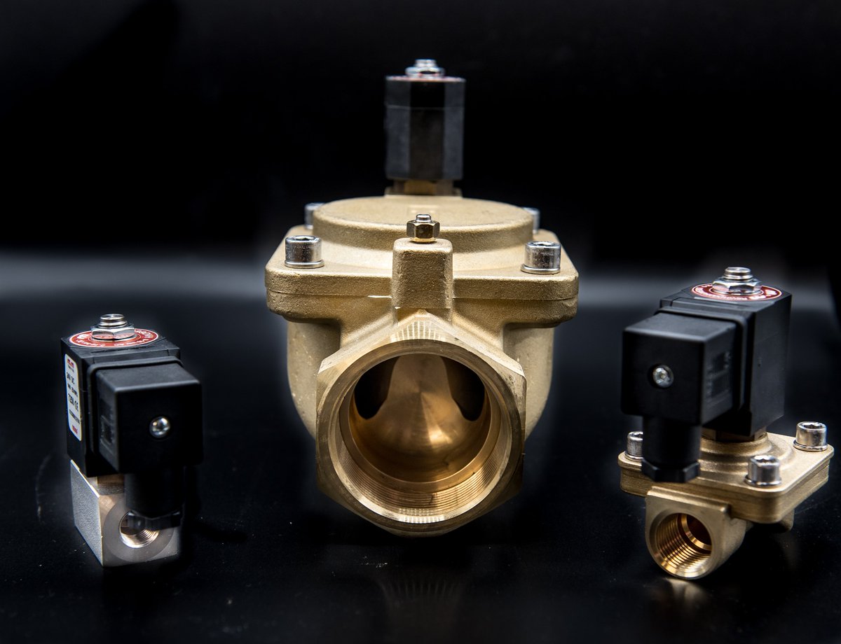 VFlowSolutions's tweet photo. M&M General Purpose Solenoid Valves available from our extensive UK stock in almost any configuration. M&M-V-Flow #mmsolenoidvalve #solenoidvalve #solenoidvalves #mandminternational #highquality #exstock #vflowsolutions #valves #solenoid #electricvalve https://t.co/uc0sbkBhvK