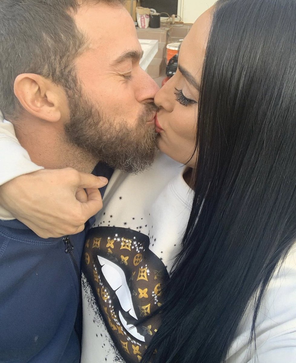berstcns's tweet photo. praying for a healthy pregnancy and sending an endless amount of love to nikki &amp; artem, these two deserve all the happiness in the world 🥺🤍 https://t.co/Hdc86laSxr