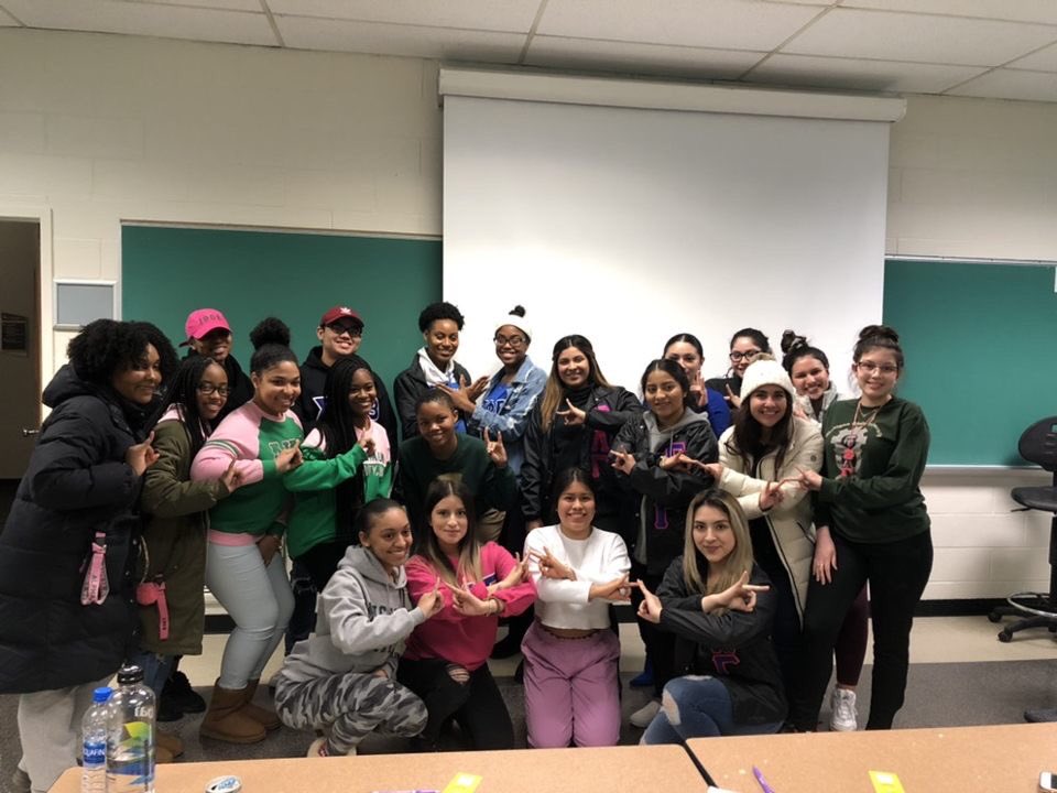 MgcMsu's tweet photo. This past Monday, @msu_gammas and @msu_zetas_pg hosted “Unmasking Domestic Violence”
It was an amazing presentation that brings awareness of what could be healthy or unhealthy in relationships.
Thank you for hosting this event! 💗💙 https://t.co/IWxoCoo3T8