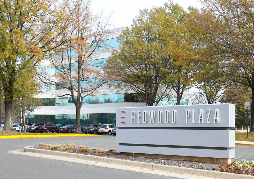 Headed to Redwood Plaza in Fairfax from 11a-2p! Can't make it to lunch? Check back for our dinner serve 🙂