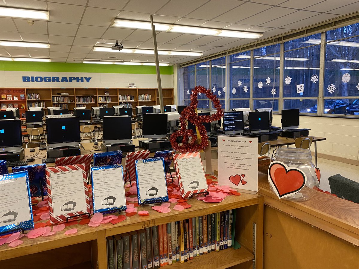 OSMS_Library's tweet photo. Blind Date With a Book! All of the books were checked out by day two. Restocking.🙂 https://t.co/8DoRhJQGzU
