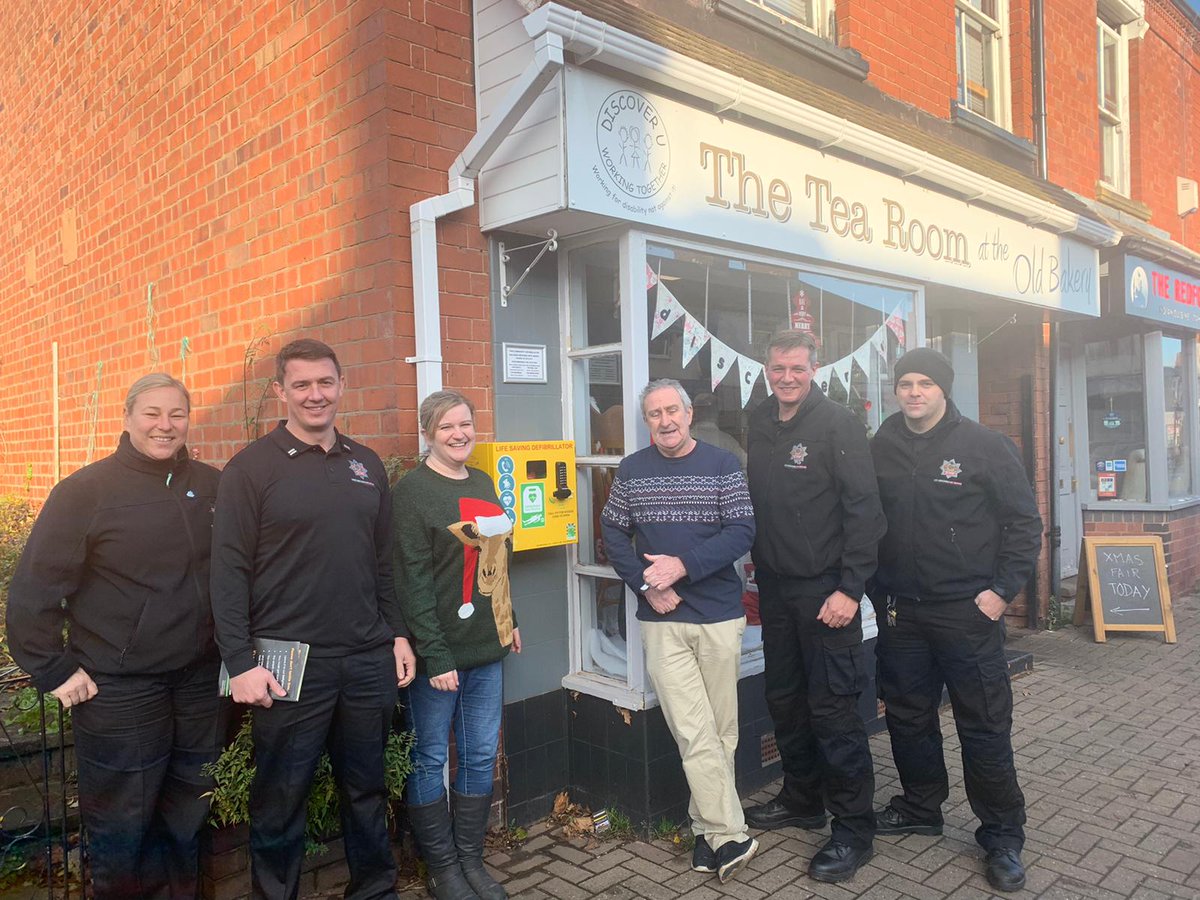 SELECTWtonDud's tweet photo. #Fundraising by @Stourbridgefire @DiscoverUdy5 and several #pubs has resulted in 3 defibrillators being purchased for the #Stourbridge area. Fantastic effort! Read more in our latest issue. #community #lifesaving https://t.co/IXHkRiGkas
