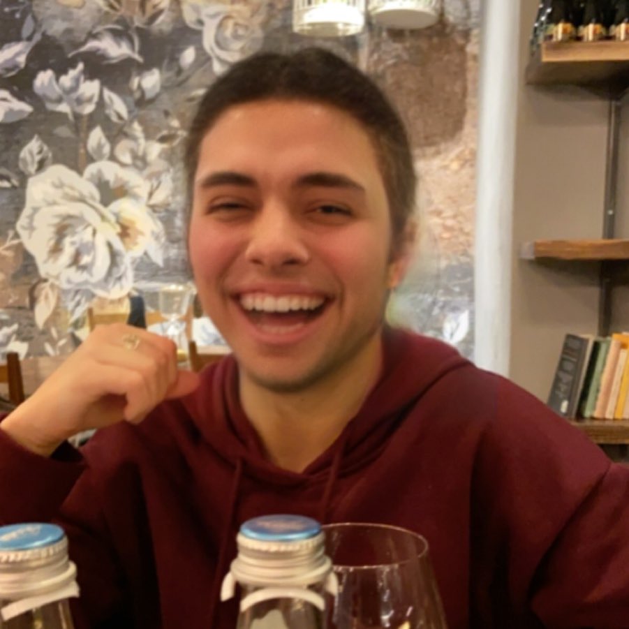 AlicioMemes's tweet photo. Ciao a tutti amiketty karliny! È ora k sappiate k ho 1 gemex felicio come me... o forse ank d +!!!!! #aliciofelicio #twinalicio #twinfelicio #AmoIKarliny https://t.co/fnvHjRwdLN