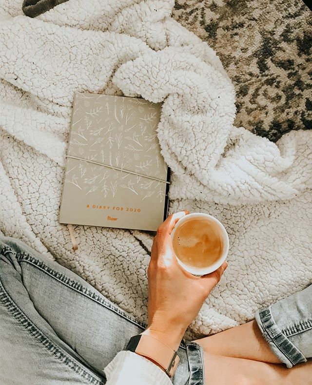 herimagination's tweet photo. Hello 2020. I kinda took a break over the holidays that somehow extended into January. ⁠
I’m not a fan of January, it’s a grey and drab month and I’m glad it’s almost over. ⁠
.⁠
.⁠
Besides the usual household-chore I’ve been feeling pretty uninspired . I’ve been making a… https://t.co/EGfi9mWKdZ