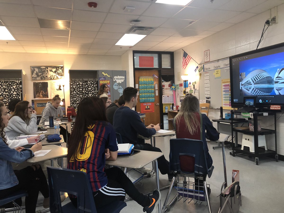 FayetteDLS's tweet photo. So many amazing opportunities @fcboe! Students @StarrsMillHS Mrs. Rodriguez’s class connecting with a student in Spain! Discussing current student opportunities, perspectives, history, and more. Way to make learning connected and relevant! #thanksGoogleTranslate https://t.co/AfDLmYyZoe