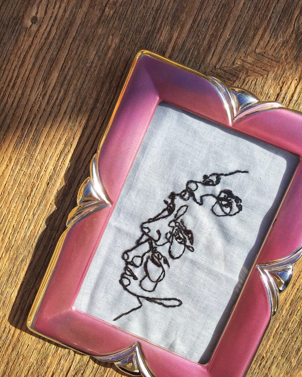 SwanNeedlework's tweet photo. One line embroidery art ✨ https://t.co/shfLjyP36S