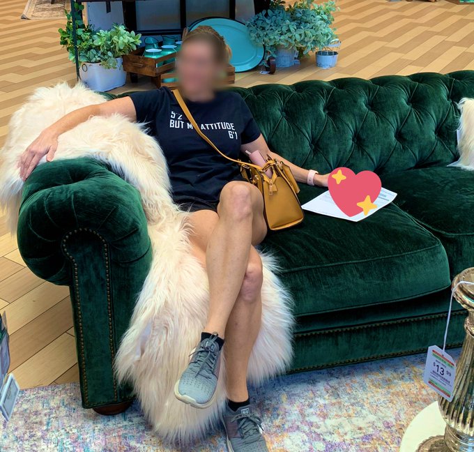 Watch 𝗠𝗿𝘀. 𝗥𝗲𝗱𝘄𝗼𝗼𝗱 🪴's leaked NSFW photo on TwXstars