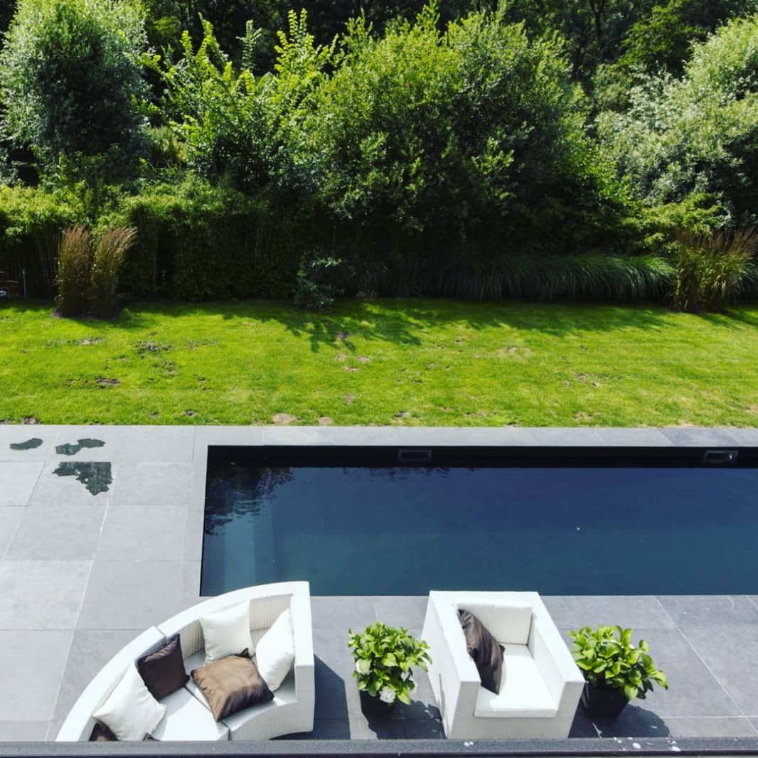 DigbyStone's tweet photo. 🤩Brazilian Slate available at Digby Stone🤩

The shortage of slate following Chinese stone quarry closures had a huge impact on the landscaping industry. 

Fear not! We have you covered.

Dove Grey (pictured) and Raven Black natural slate available in mixed and single packs NOW! https://t.co/rNcIVh8Ilf