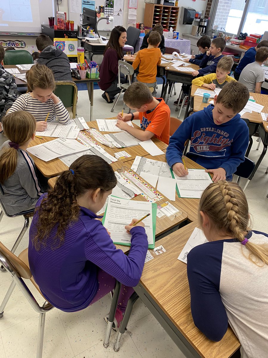sdawson202's tweet photo. Digging for fossils with our science buddies @LuckyLaughrey! @MysterySci @abiehl77 @FCSDtweets @NSFairport #collaboration #inquiry #exploration https://t.co/6vvH3HH6wl