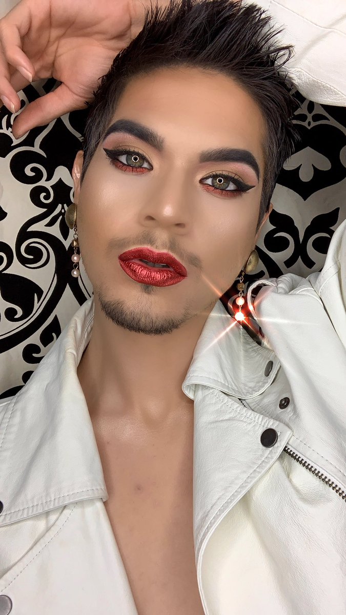 mykoolraee's tweet photo. Yesterday’s look, Valentines Date Night Inspired. #bloodsugarpalette #poinsetta #magicstarconcealer #magicstarsettingpowder #JeffreeStarPRList @JeffreeStar https://t.co/REd2qzCB59