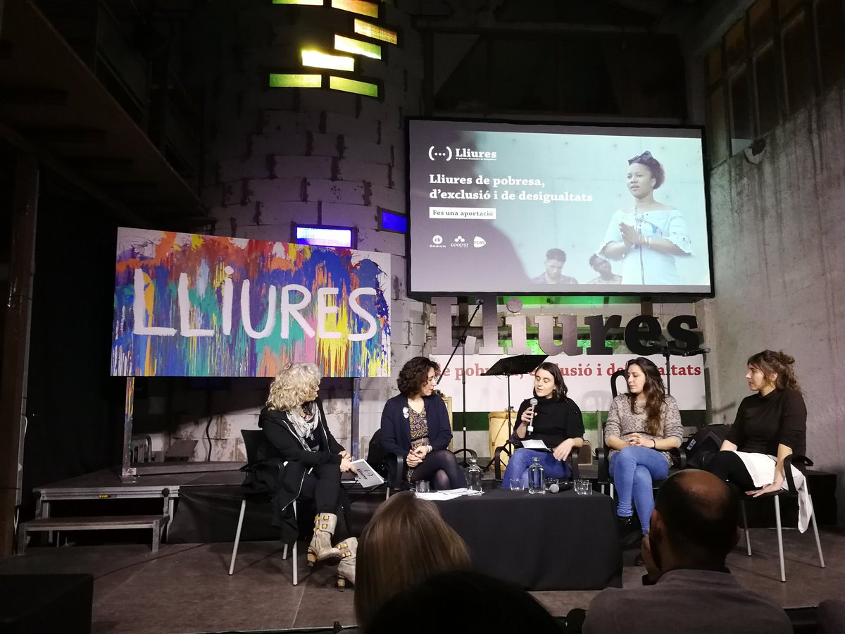 ateneusalt's tweet photo. Explicant el projecte Ateneu així com els reptes que té #Salt: #votPerTothom #segregacioEscolar @APediatria #racisme... a la presentació del @projectelliures! De @omnium, @ecasacciosocial i @Coop57Catalunya.
Hi ha molta feina a fer! #ProjecteLliures #femAteneuSalt #saltCapital https://t.co/44Y8dtOAwb