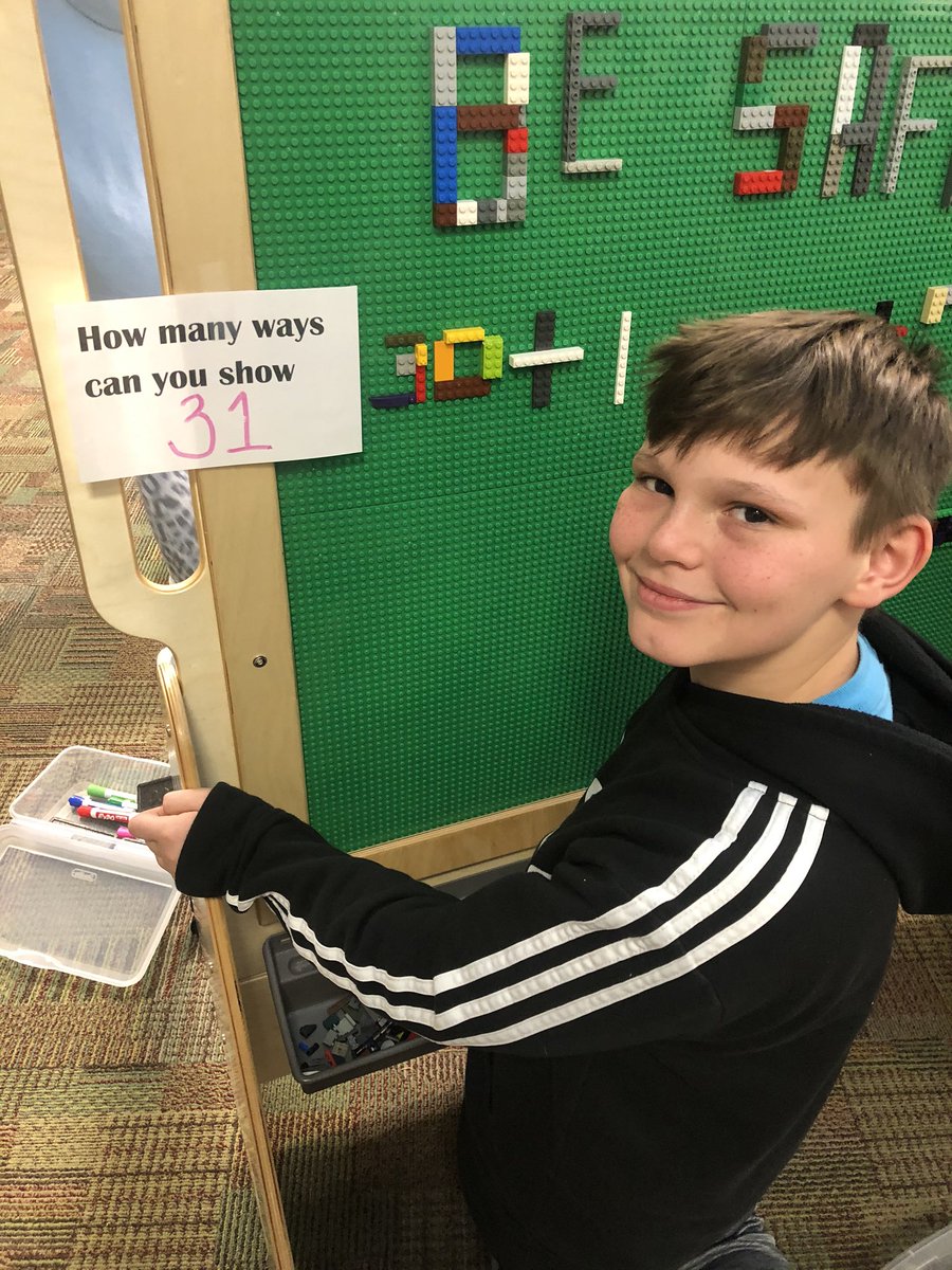 ConwayElementa1's tweet photo. Fun learning in the media center. #HCSLibraryMedia #CESReads #LeadHCS https://t.co/2OW8EY54xY
