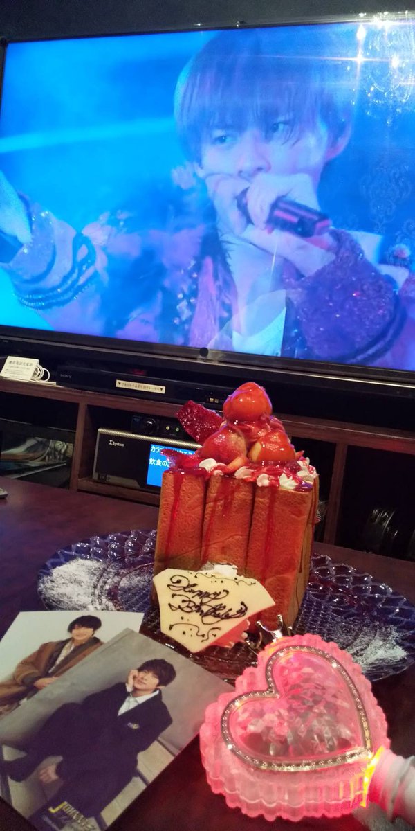 くみ 学生時代のお友達とカラオケ行ったら サプライズで平野くんのメンカラのハニトーでお誕生日お祝いしてくれた ブルーレイと写真持ってきて って言ってたのこういう事だったのね お友達ジャニオタじゃないのにわかってるわぁ 嬉しい 平野紫耀 くみ 学生時代のお友達とカラオケ行ったら サプライズで平野くんのメンカラのハニトーでお誕生日お祝いしてくれた ブルーレイと写真持ってきて って言ってたのこういう事だったのね お友達ジャニオタじゃないのにわかってるわぁ 嬉しい 平野紫耀