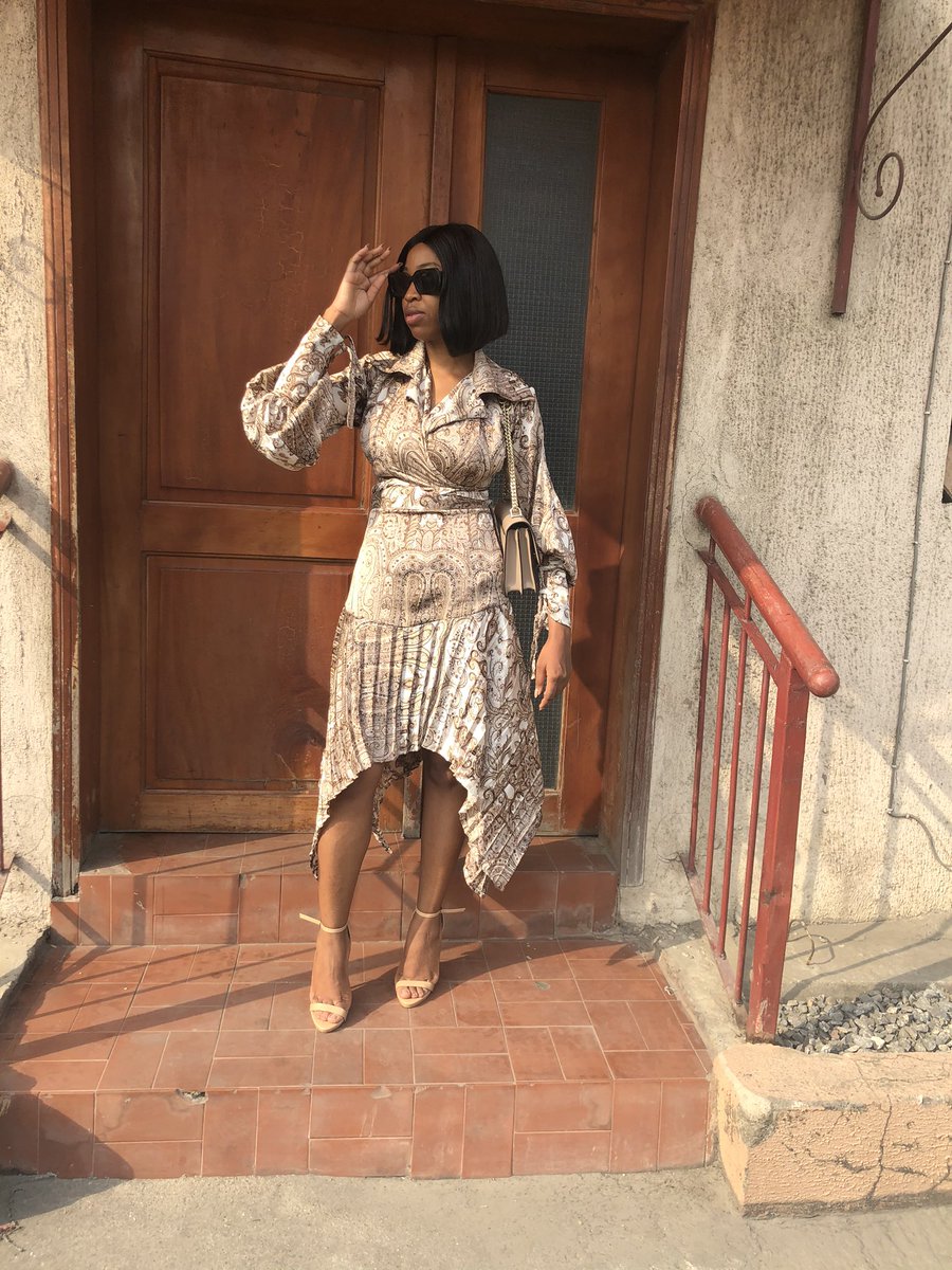TITIBELO_'s tweet photo. Sunday Service #InThatTITIBELOSet π€
Our Updated Conical Sleeve Blouse + Uneven Hem Pleated Skirt is now available in this beautiful brown paisley print for N19,999!
#BuyTITIBELO #BuyNigerian #MadeInNigeria https://t.co/VHJZfOB8DD