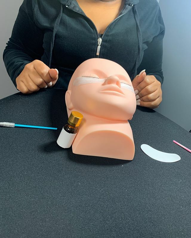 myytrap_BOOMing's tweet photo. With every one on one lash training , you have a mannequin demo and a live model demo . I like to give you both options to show you how to REALLY lash . #nashvillebrows #browtint #beatsxboom #atlbrows #atllashextensions #microblading #microbladingbrows #brows #anastasiadipb… https://t.co/Cabe8mKPac