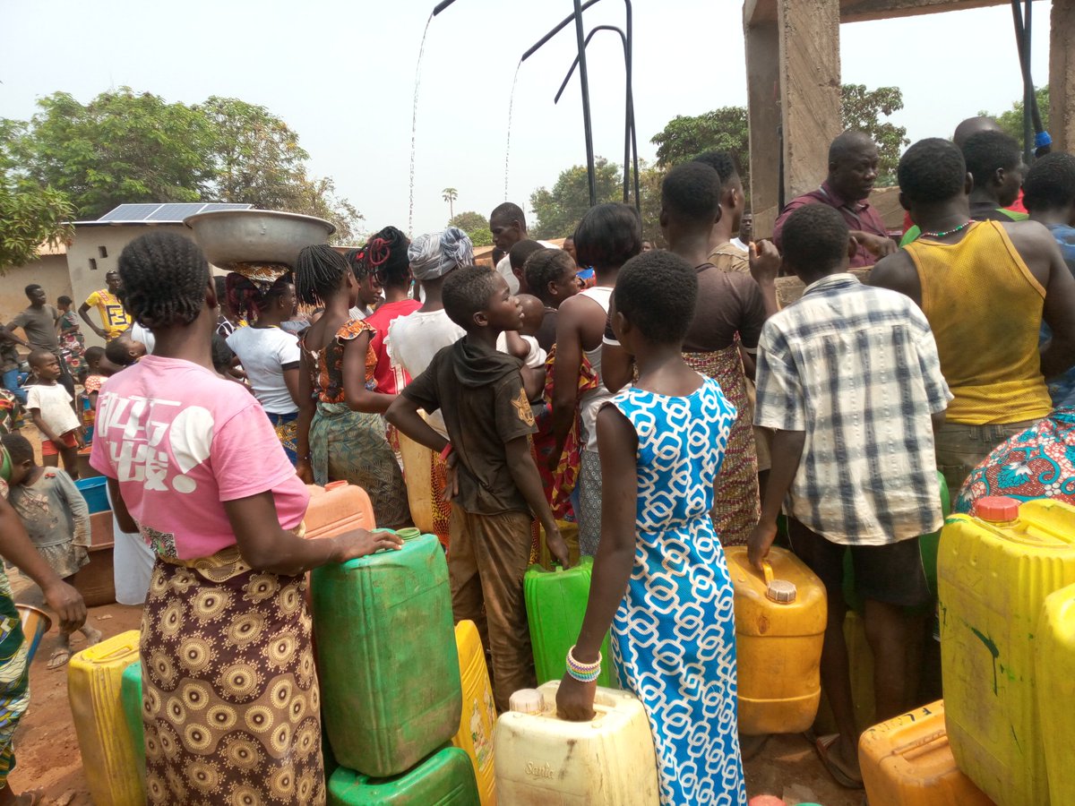 MTiassale's tweet photo. Tollakro /Tiassalé

Fin des efforts physiques, pour les femmes. 

     Le 23 décembre 2019, de passage à Tollakro,  village de la commune de Tiassalé, le Maire ASSALÉ Tiémoko, devant les...https://t.co/t0ZDiJgsCr https://t.co/DEE7DQpacq