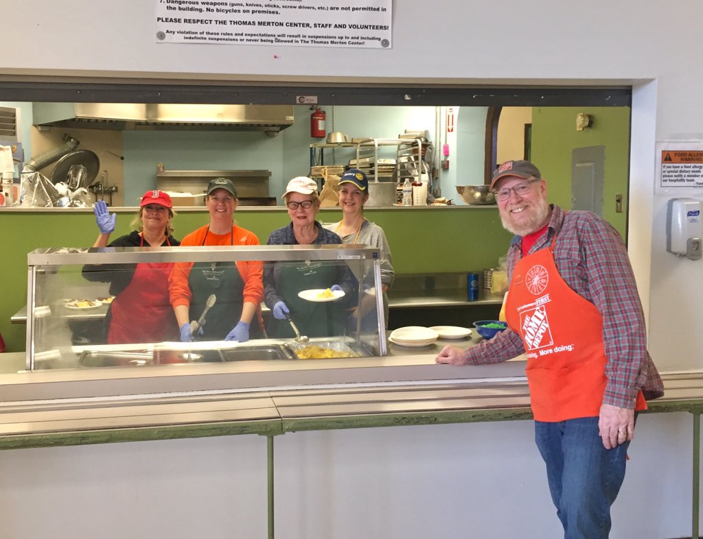 JamesCorlessII's tweet photo. MertonHouseBreakfast(L-R)Susan,Sandy-THD, Jennifer,Susan-R,James-THD not in photo Karen-THD &amp;Stu-THD -Rotary of Trumbull&amp;Home Depot volunteers preparing and serving over 100 meals. Flexible schedules allow morning outreach @hmalak @kelly_presti @Home6213 @MateGerry @JasonArigoni https://t.co/RAsiNtj7gL