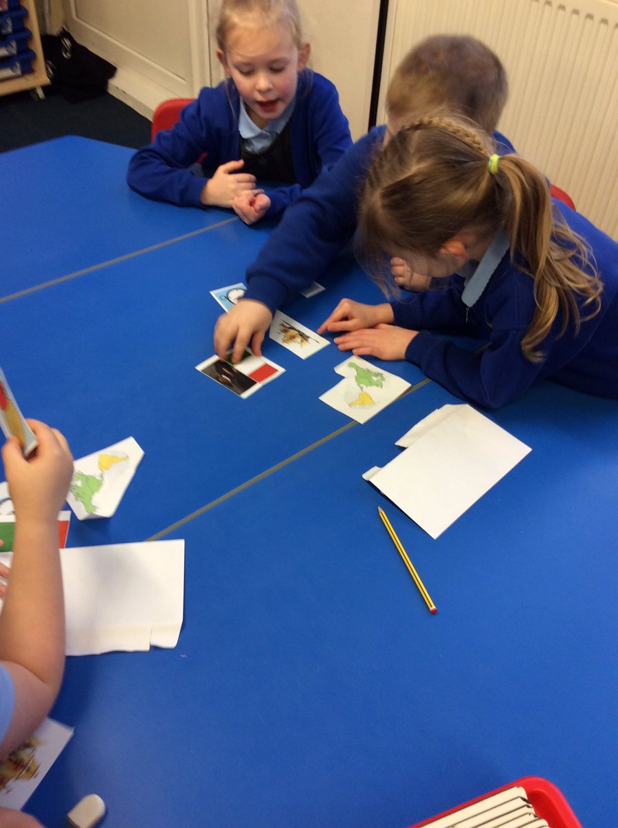 Heapey_Class's tweet photo. Using clues to find out who our explorer from the past was #ChristopherColumbus https://t.co/3L20X5X0I5