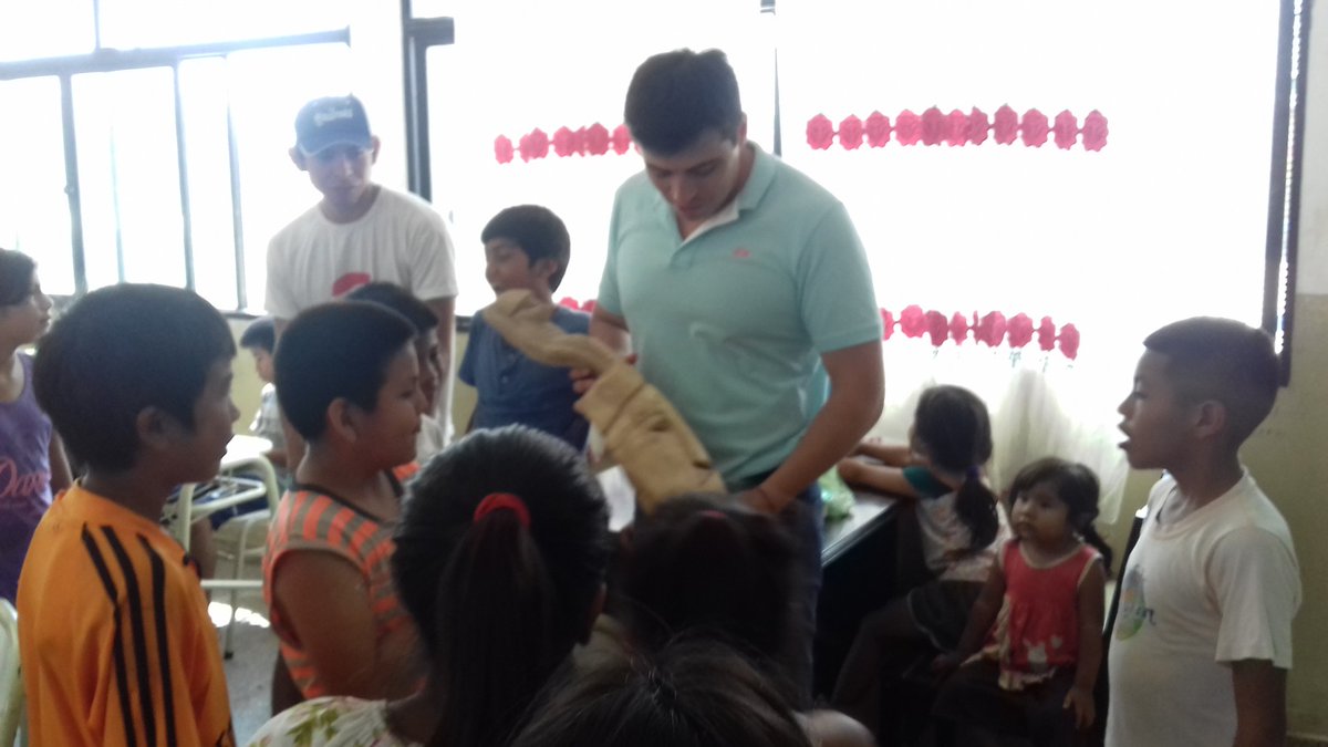 geminianana's tweet photo. #Ahora #RefuerzoEstival #PAS compartiendo la jornada con el Lic Roberto Ramos, el coord zonal @RangeonMartin Esc Indígena 4738 Juan XXIII Pichanal @matiascanepa @ferdiptorres @GustavoSaenzOK @MEducacionSalta @trottanico https://t.co/ldUcnn2bR2