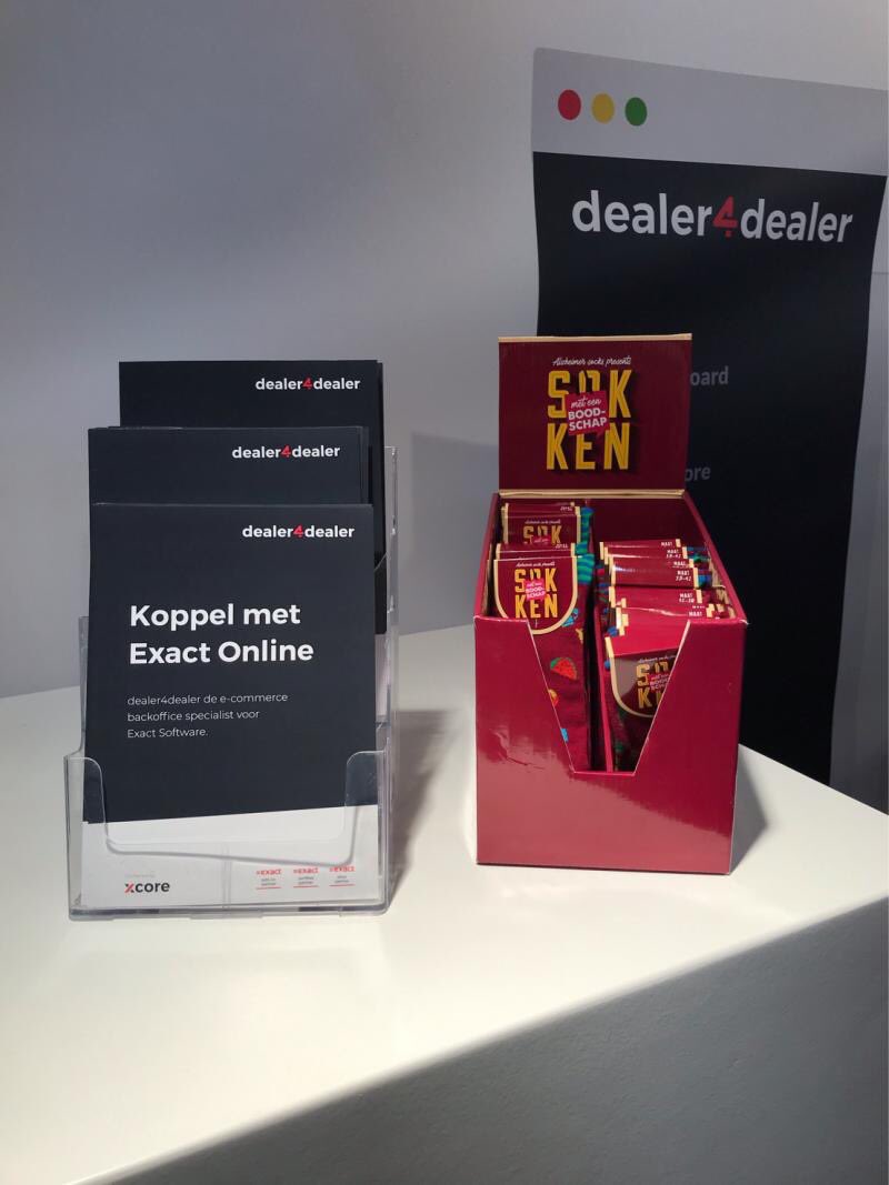ConnectExact's tweet photo. Vandaag een geslaagde dag op de @WebwinkelVakdag. Heb je ons gemist? Morgen vind je ons weer op stand 60! Vergeet niet je sokken bij ons op te halen. 

#alzheimersocks #dealer4dealer #exact #wwv20 #xcore https://t.co/7aTLJ6we4w