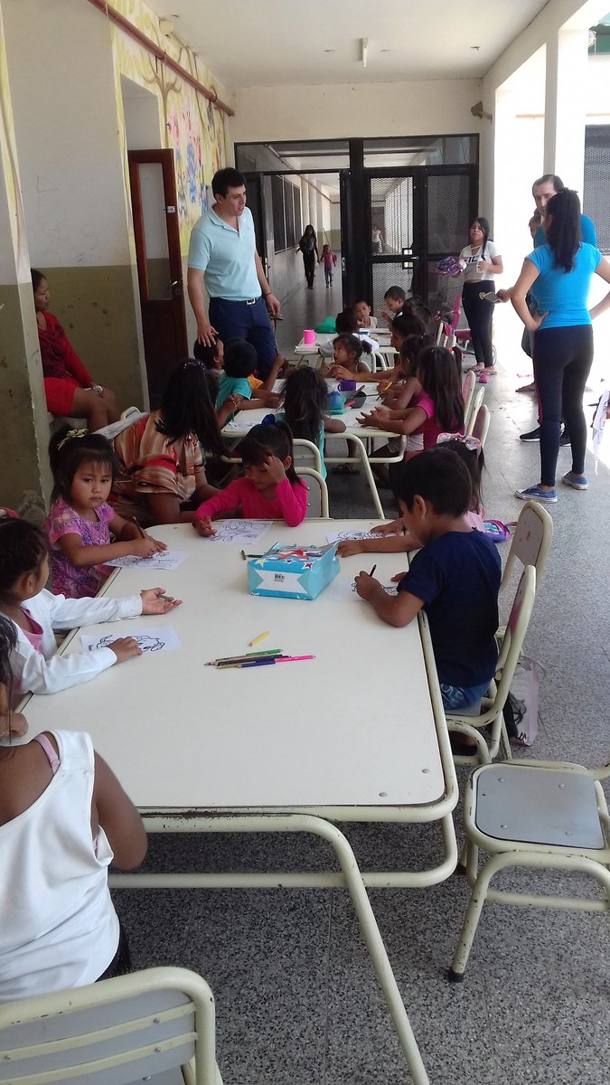 geminianana's tweet photo. #Ahora #RefuerzoEstival #PAS compartiendo la jornada con el Lic Roberto Ramos, el coord zonal @RangeonMartin Esc Indígena 4738 Juan XXIII Pichanal @matiascanepa @ferdiptorres @GustavoSaenzOK @MEducacionSalta @trottanico https://t.co/ldUcnn2bR2