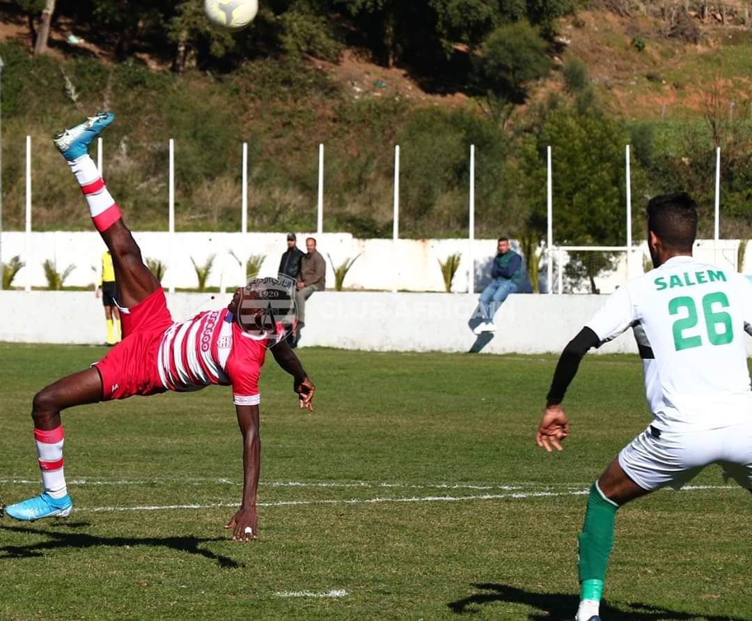 TeamCA_Officiel's tweet photo. 📸 Photos du match #Amical #CAUSB
🇦🇹 Club Africain [3-1] US Biskra 🇩🇿
⚽ Bassirou Compaoré 
⚽ Moetez Zemzemi
⚽ Saber Khlifa SP

#ForzaCA 👊 ¦ #TeamCA 🔴⚪ https://t.co/j1qybqb19m